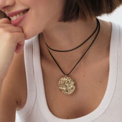 Pendentif MÉDAILLE MARTELÉE 9 Pendentif MÉDAILLE MARTELÉE -Agatha.fr Boutique 02880135 157 TU M2