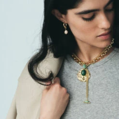 Pendentif MÉDAILLE MARTELÉE 11 Pendentif MÉDAILLE MARTELÉE -Agatha.fr Boutique 02880135 157 TU M4